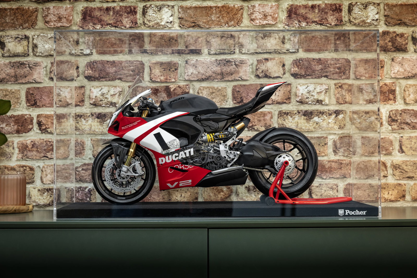 Foggy and Pocher reveal Ducati Panigale V2 Superquadro Final Edition.