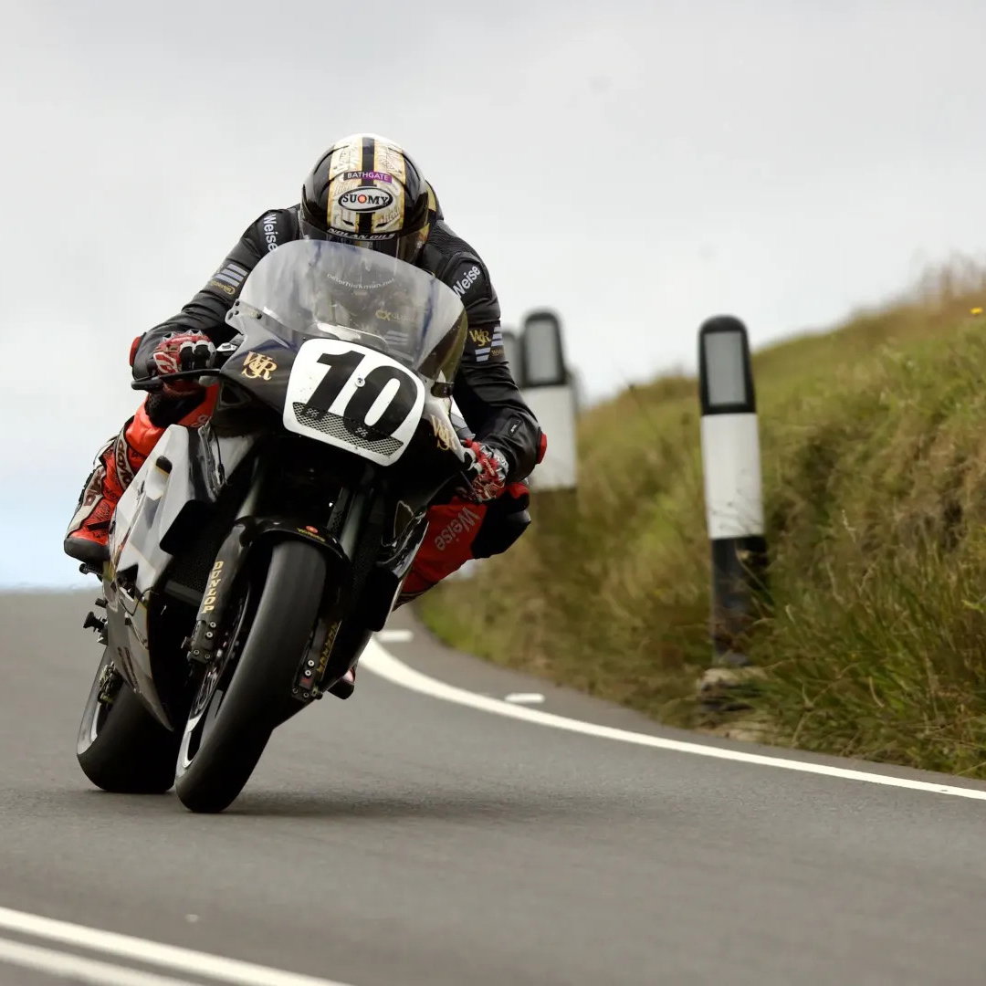 Peter Hickman racing at the Classic TT. Credit: Isle of Man TT.