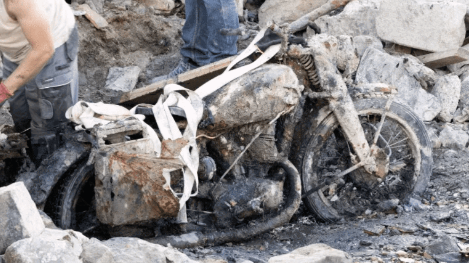 WWII motorcycle retrieved in the Danube river. Credit: honvedelem.hu