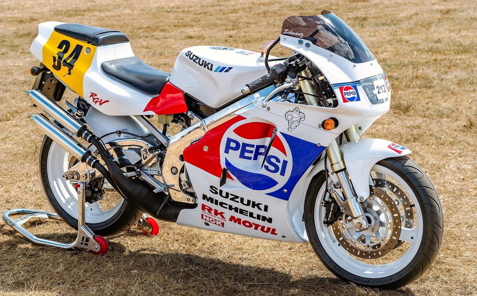 A Pepsi Suzuki RGV250