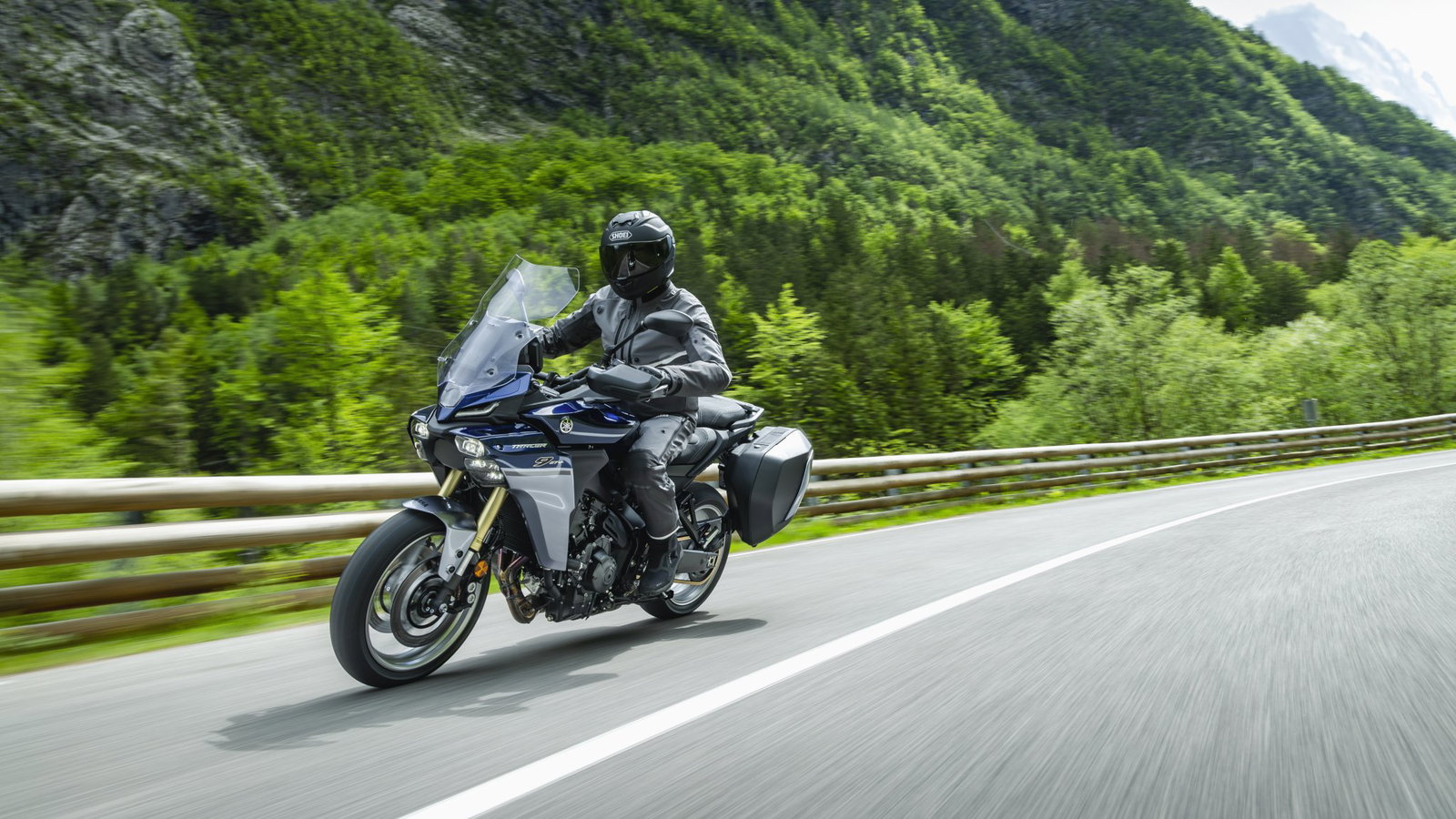 A Yamaha Tracer 9 GT