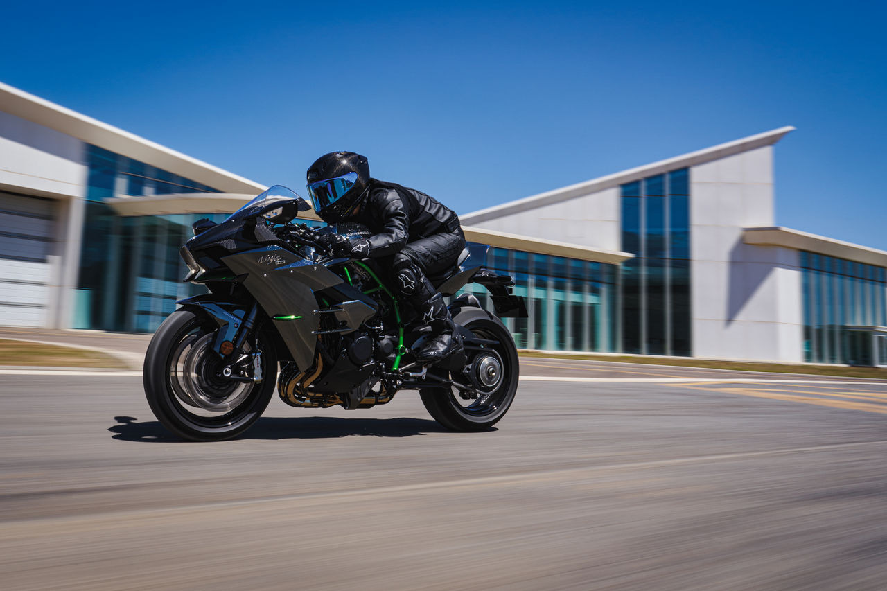2027 Kawasaki Ninja H2 in action.