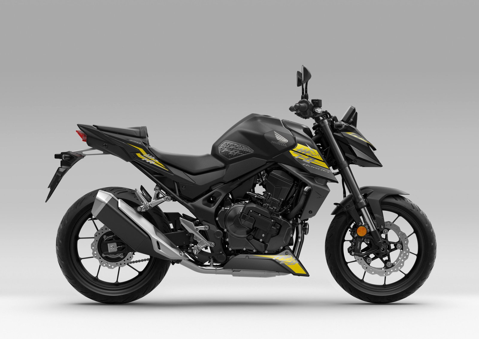 Honda CB750 Hornet in black and yellow.