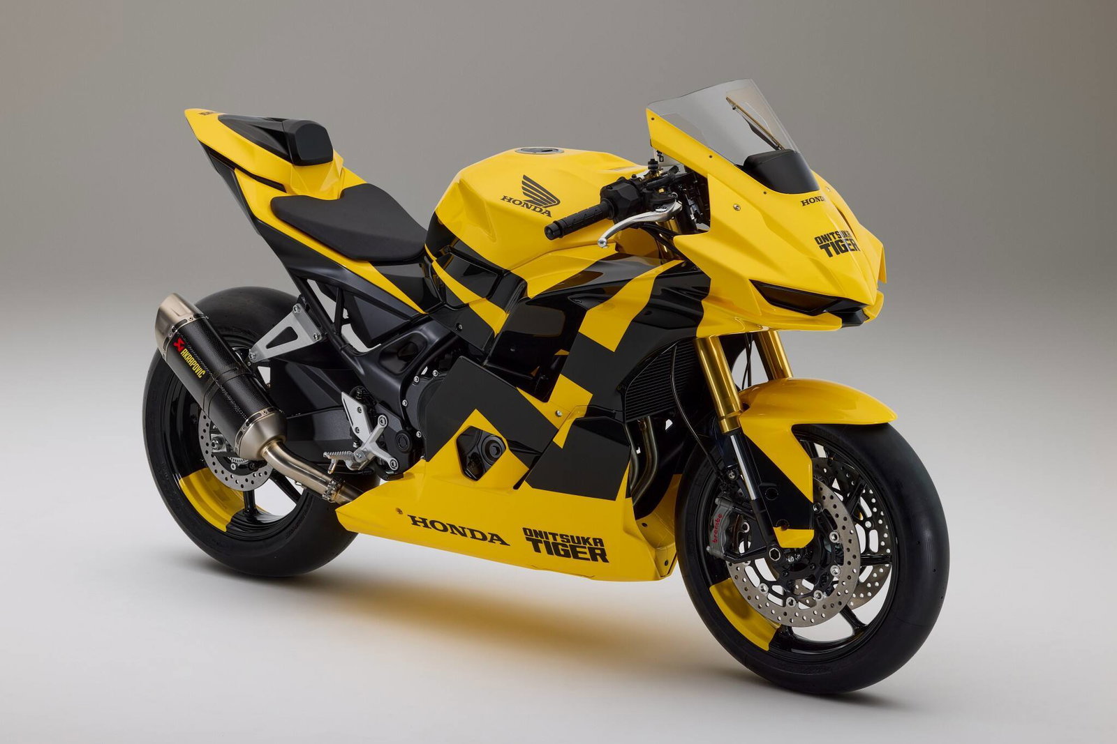 Honda x Onitsuka Tiger sportbike concept.