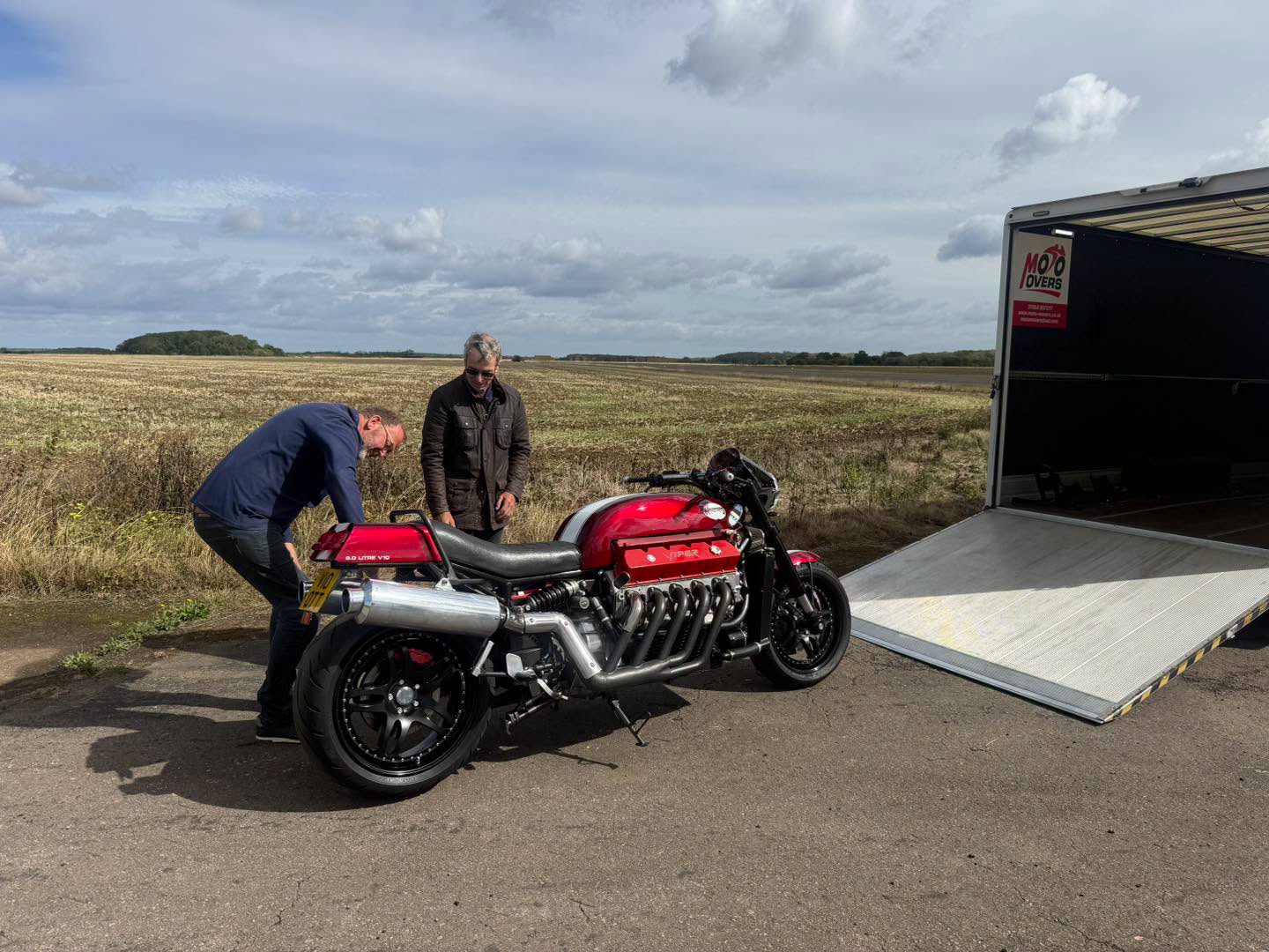 Allen Millyard, Tim Whittaker, and the Viper V10. Credit: Moto mover's/Facebook.