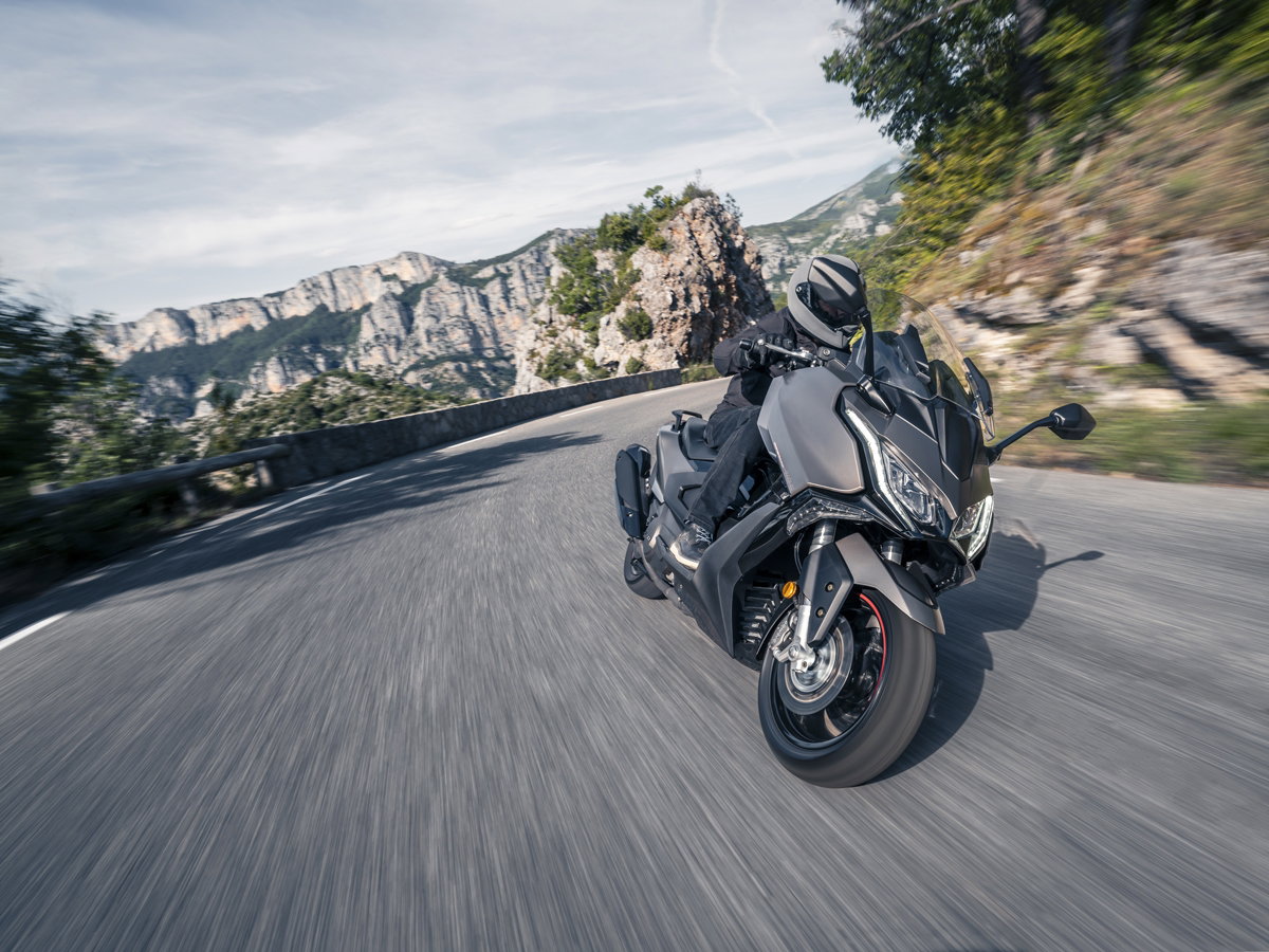 The KYMCO AK 550
