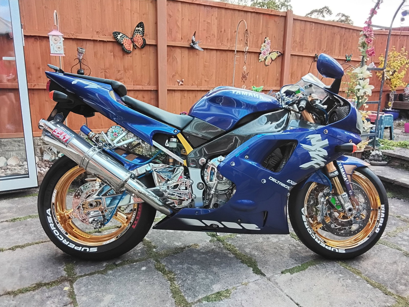 A 'Blingtastic' Yamaha R1