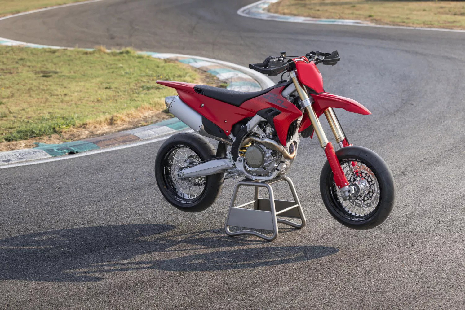 New Ducati Desmo450 SM - static.