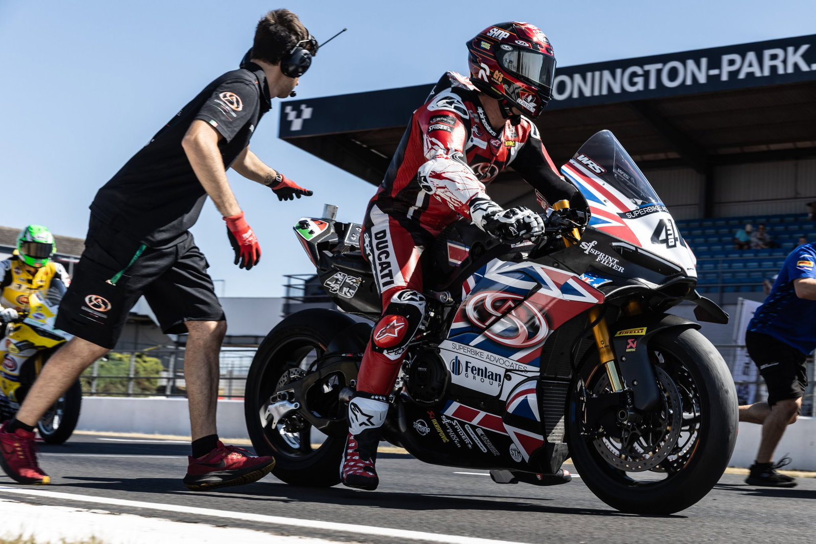 Tommy Bridewell on the grid at Donington Park. Credit: Gold and Goose.