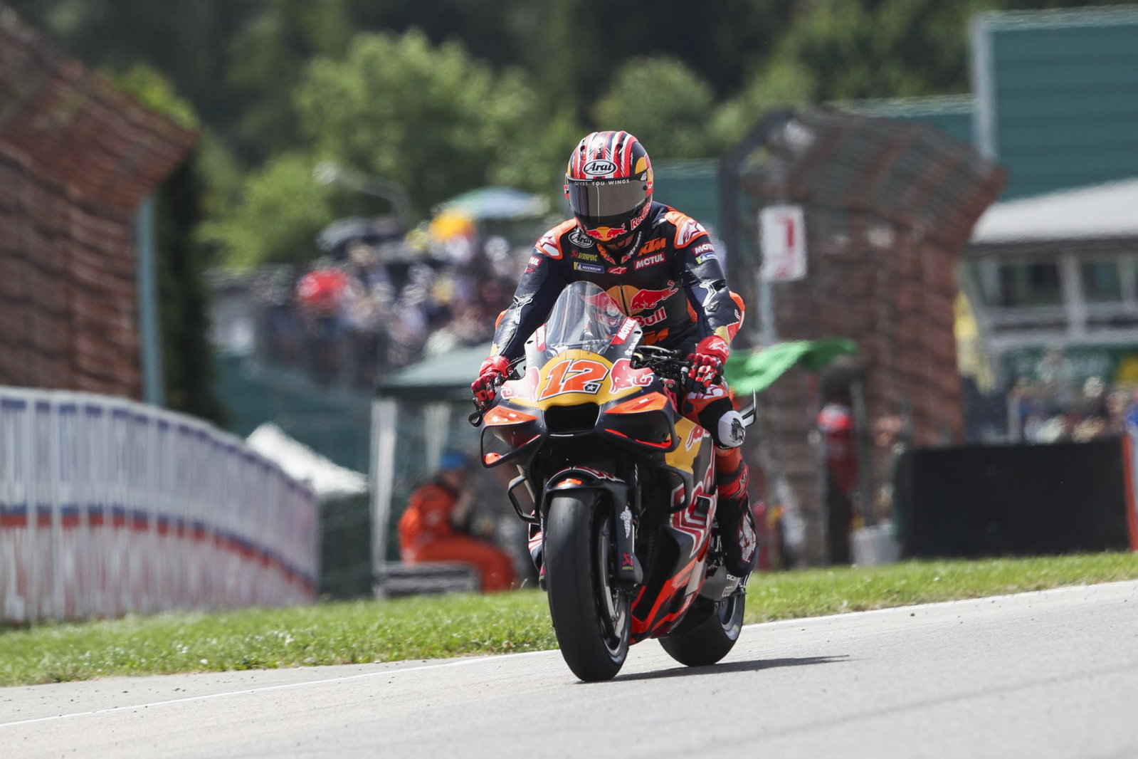 Maverick Vinales riding at Sachsenring. Credit: Gold and Goose.