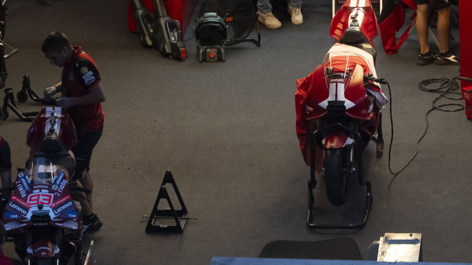 Ducati 850cc MotoGP bike. Credit: Gold and Goose.
