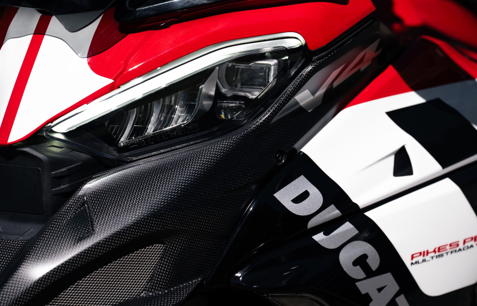 The fairing boasts plenty of carbon fibre