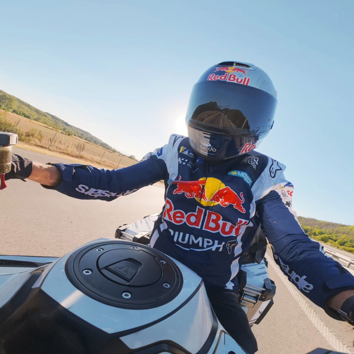 Sam Sunderland on his world record attempt. Credit: Baptiste Fauchille/Red Bull Content Pool.