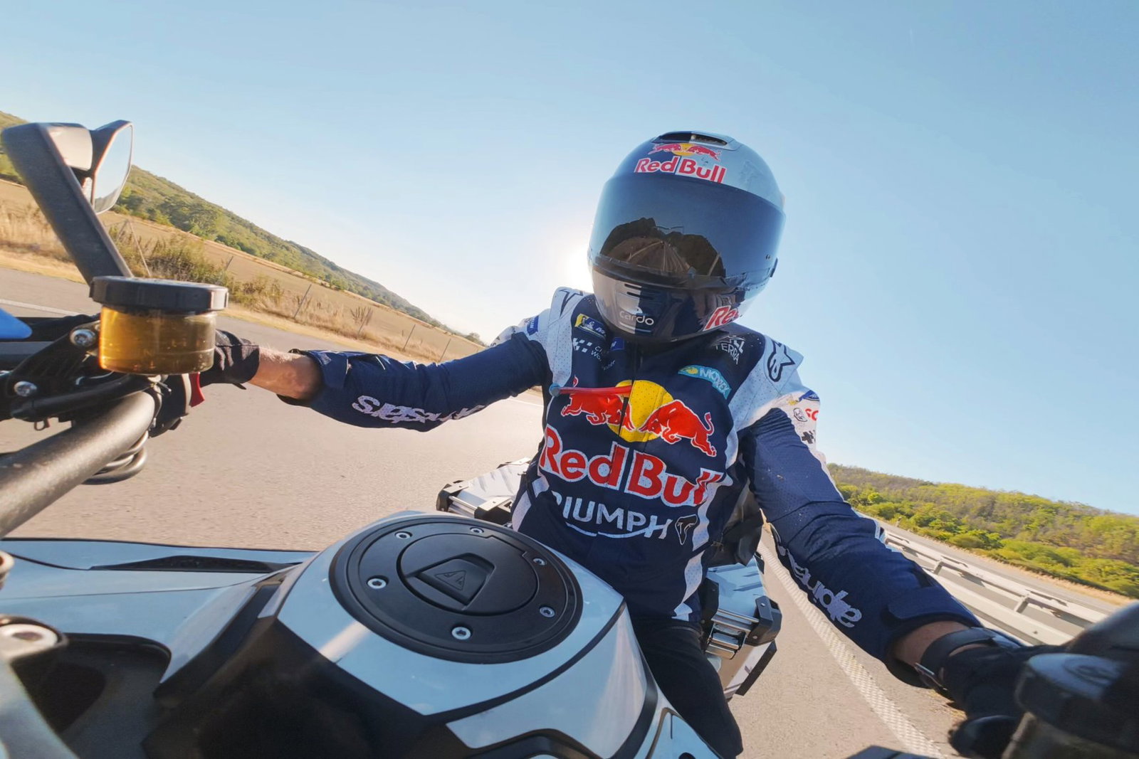 Sam Sunderland on his world record attempt. Credit: Baptiste Fauchille/Red Bull Content Pool.
