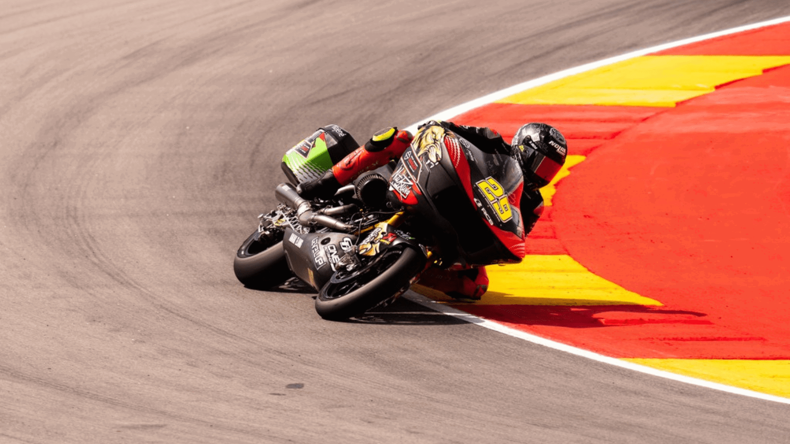 Andrea Iannone racing in the Harley-Davidson Bagger World Cup.