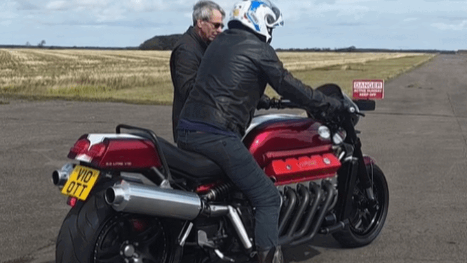 Allen Millyard and Tim Whittaker with the Viper V10.