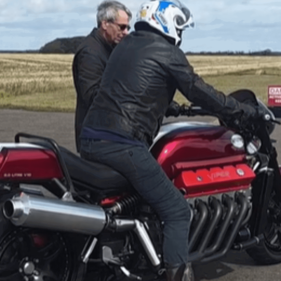 Allen Millyard and Tim Whittaker with the Viper V10.