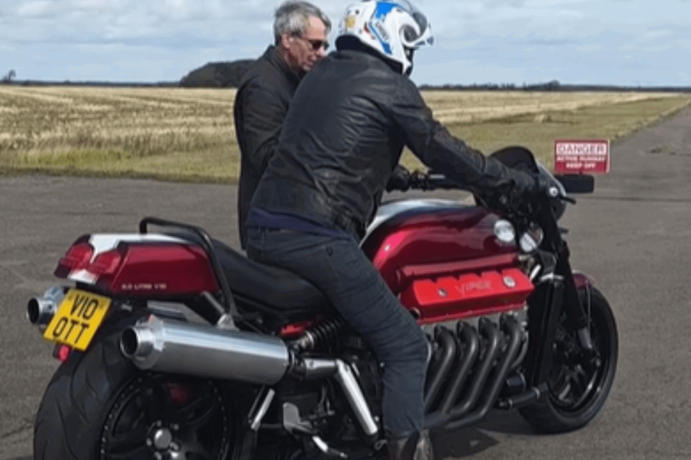 Allen Millyard and Tim Whittaker with the Viper V10.