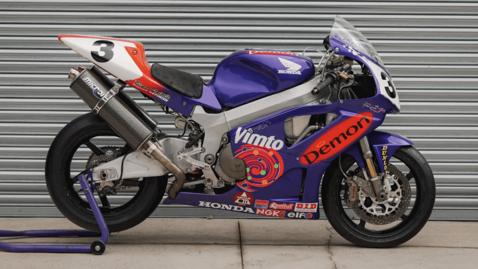 Vimto-liveried Honda SP-1 raced by Joey Dunlop. Credit: Iconic Auctioneers.