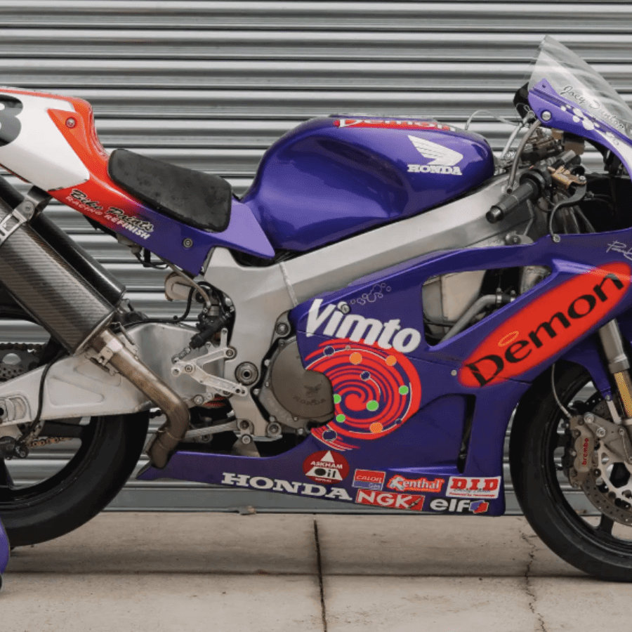 Vimto-liveried Honda SP-1 raced by Joey Dunlop. Credit: Iconic Auctioneers.