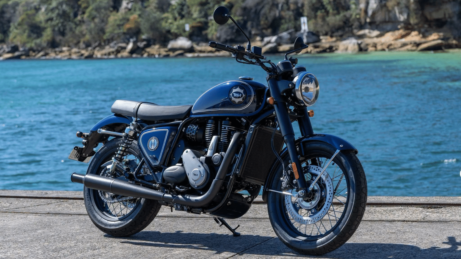 BSA Gold Star 650 in 'Birmingham Blue'. Credit: BSA.