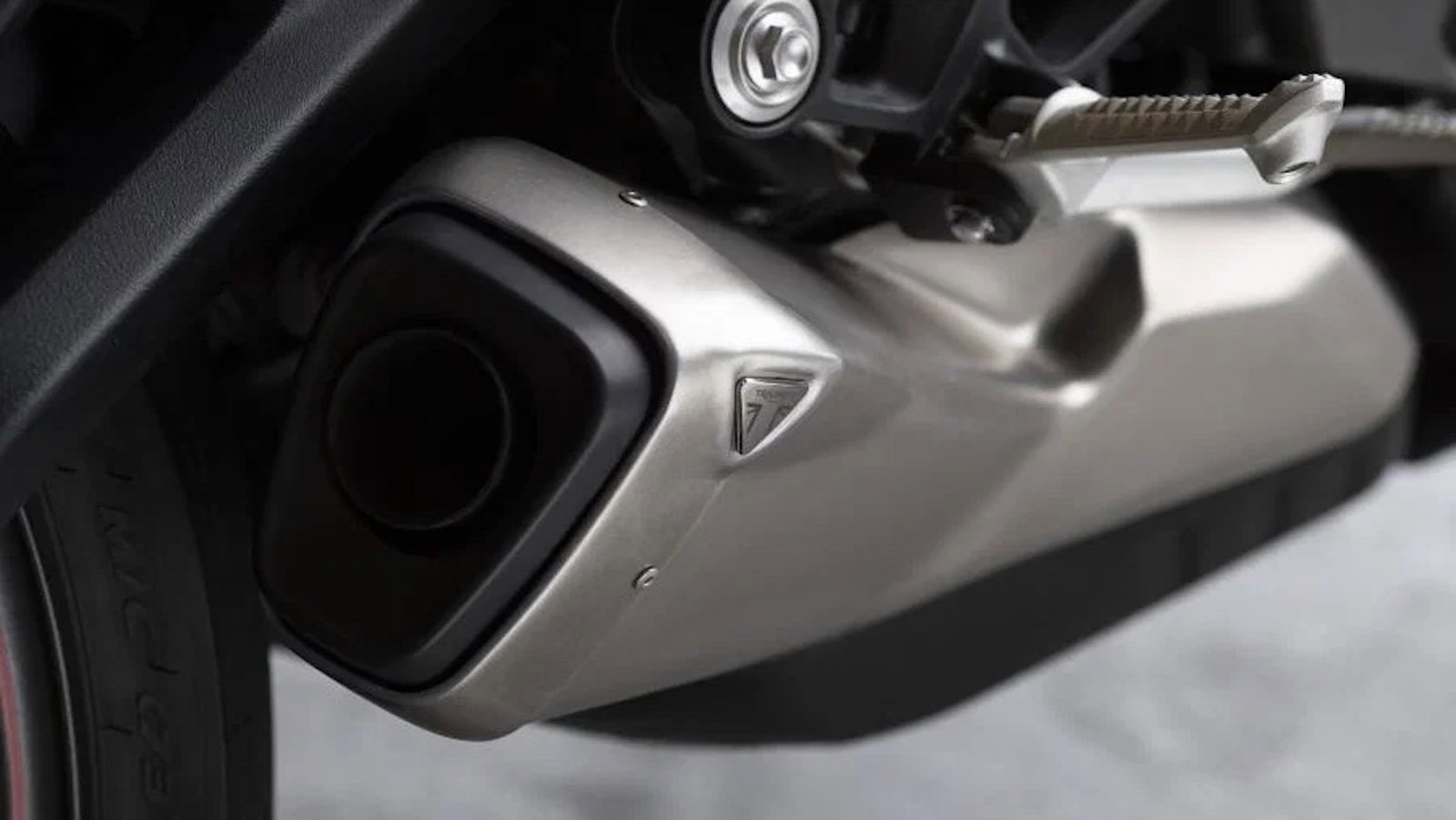 The exhaust of the Triumph Street Triple