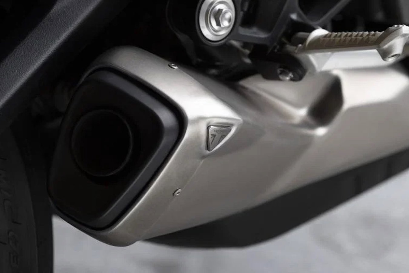 The exhaust of the Triumph Street Triple
