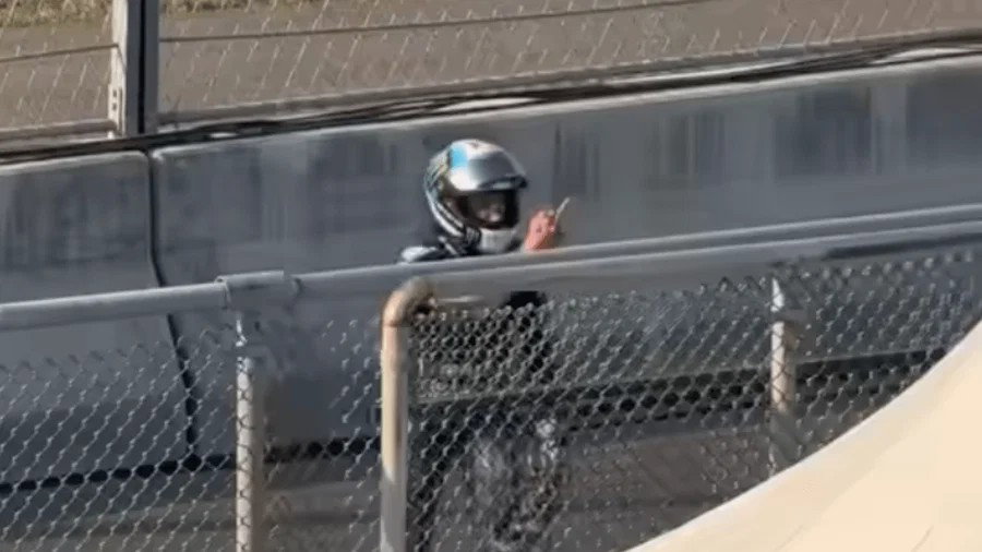 Alex Rins showing a marshal the middle finger. Credit: Crash.net.