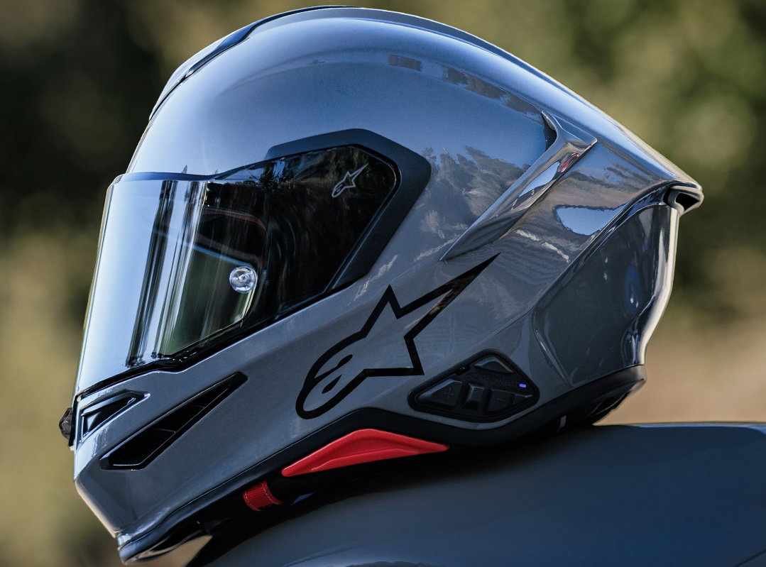 The Alpinetars Supertech R7 road and track helmet