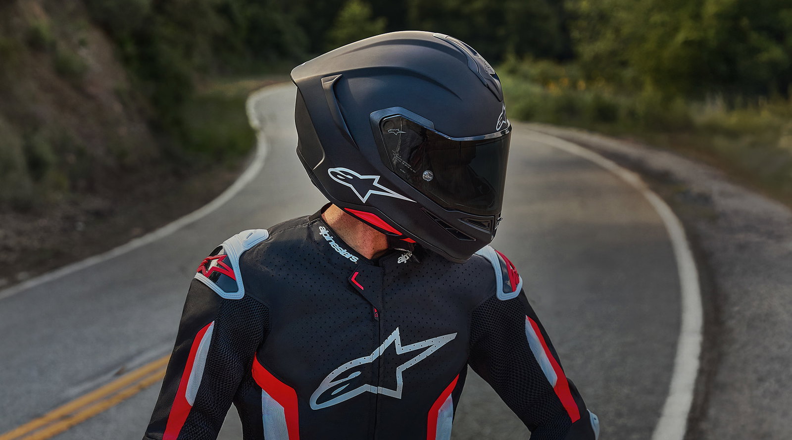 The Alpinetars Supertech R7 road and track helmet