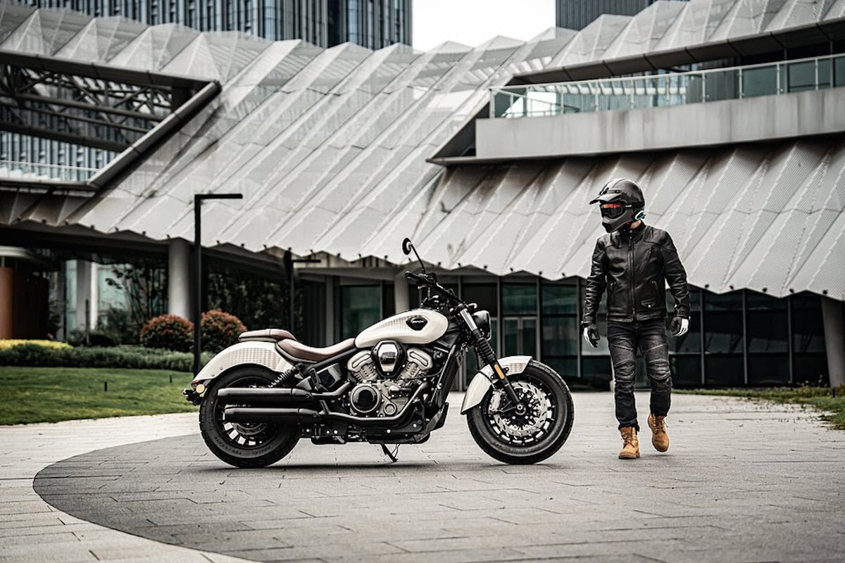 Benda Dark Flag 950 packs 109bhp V4 power into a cruiser