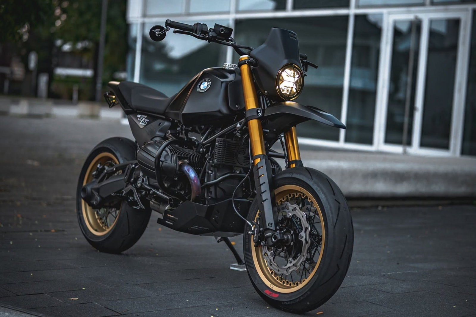 BMW R12 G/S Sumo supermoto