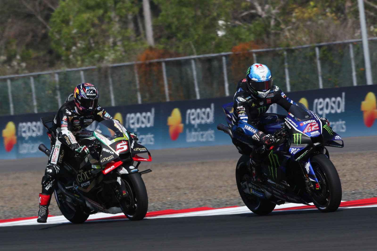 Alex Rins in front of Honda's Johann Zarco at Mandalika. Credit: Gold and Goose.