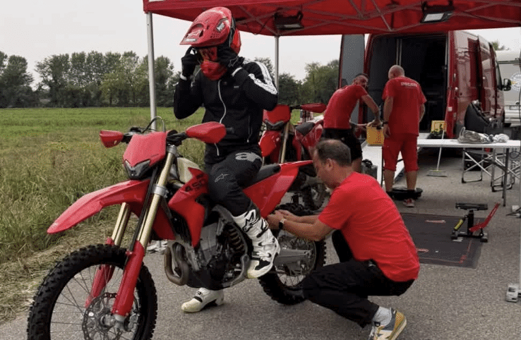 Silvio Sabba sitting on a Ducati Desmo450. Credit: Silvio Sabba/Facebook.