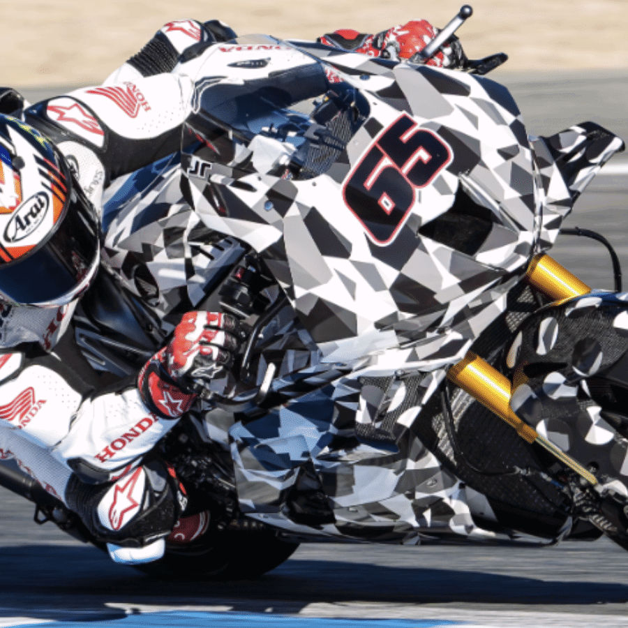 Jonathan Rea riding the new WorldSBK-spec CBR1000RR-R. Credit: Jonathan Rea/Facebook.