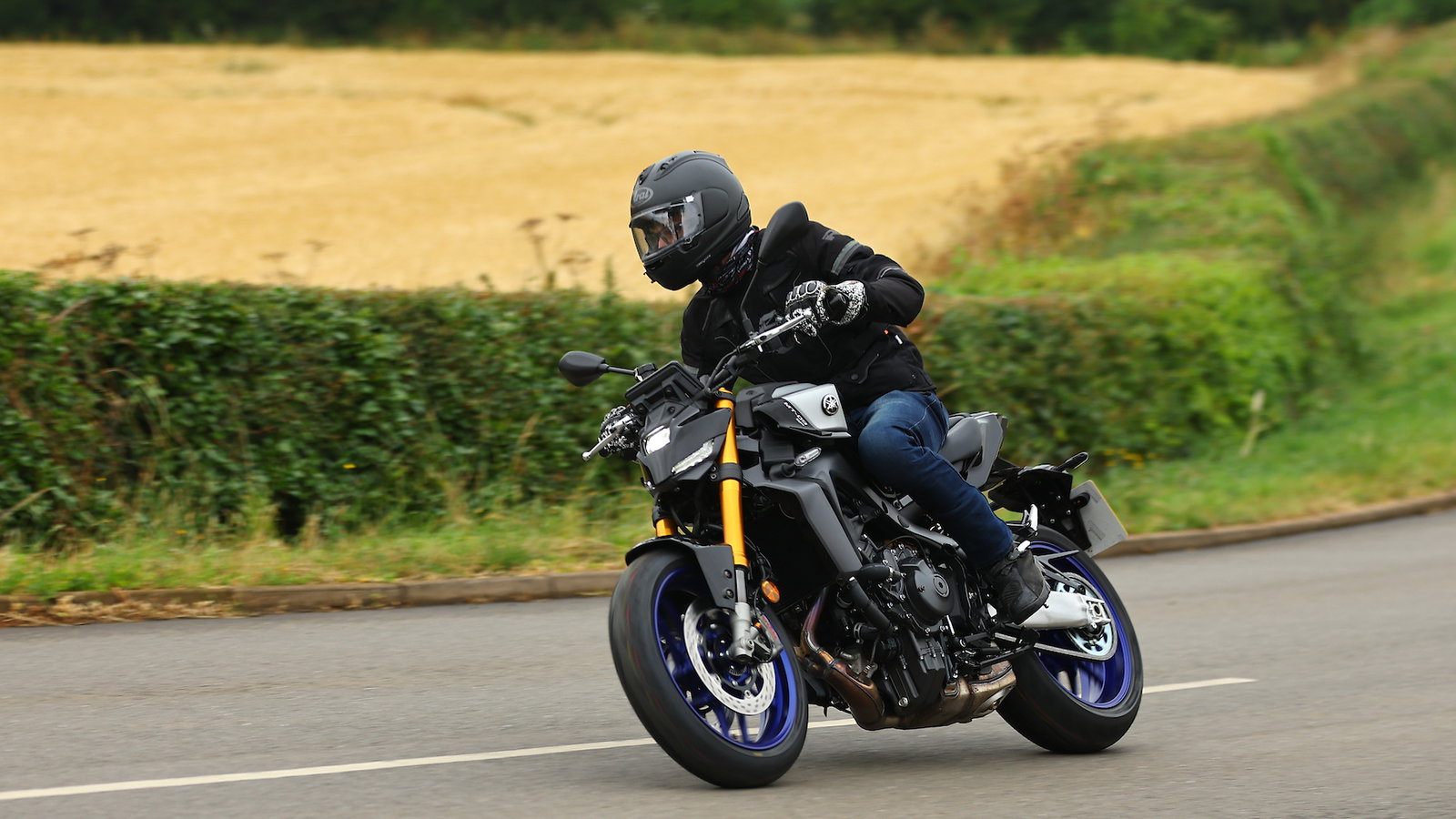 Yamaha MT-09 SP - riding
