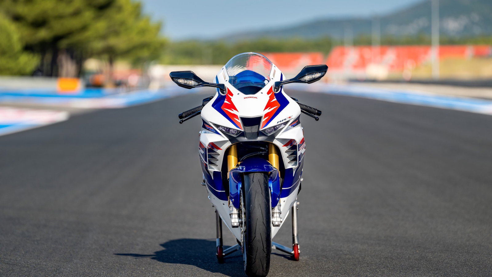 352070_22YM_HONDA_CBR1000RR-R_FIREBLADE_SP_30TH_ANNIVERSARY.jpg
