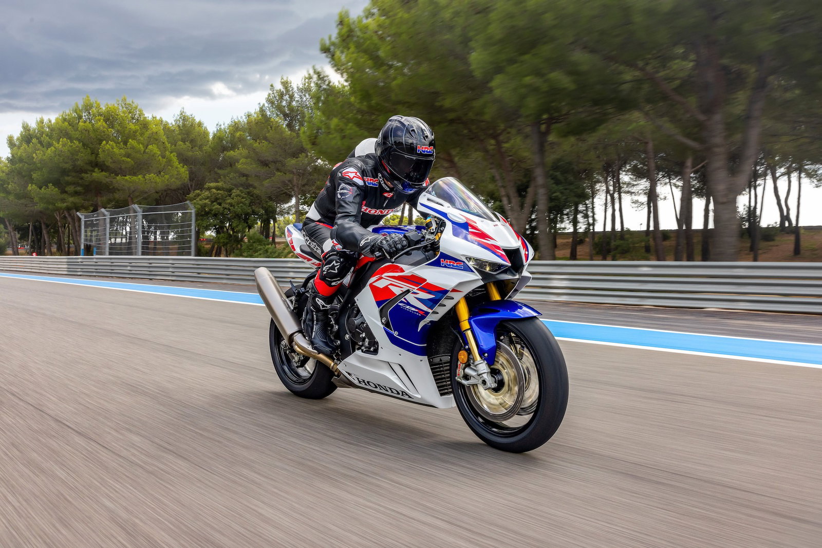 352070_22YM_HONDA_CBR1000RR-R_FIREBLADE_SP_30TH_ANNIVERSARY.jpg