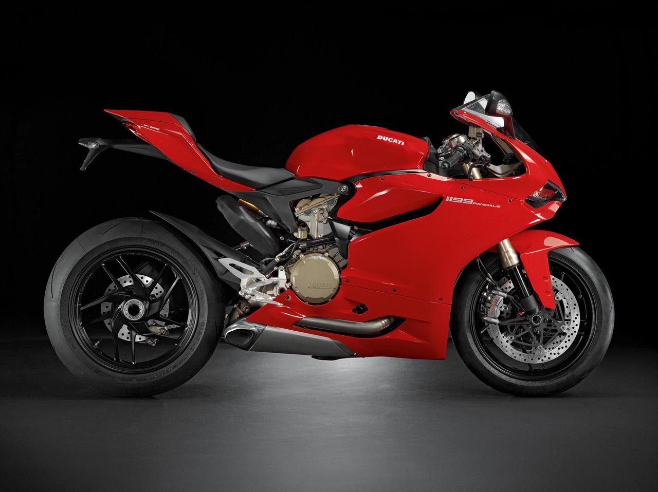クロスバイク1199 The Ducati 1199 Offers High Performance And Solid 
