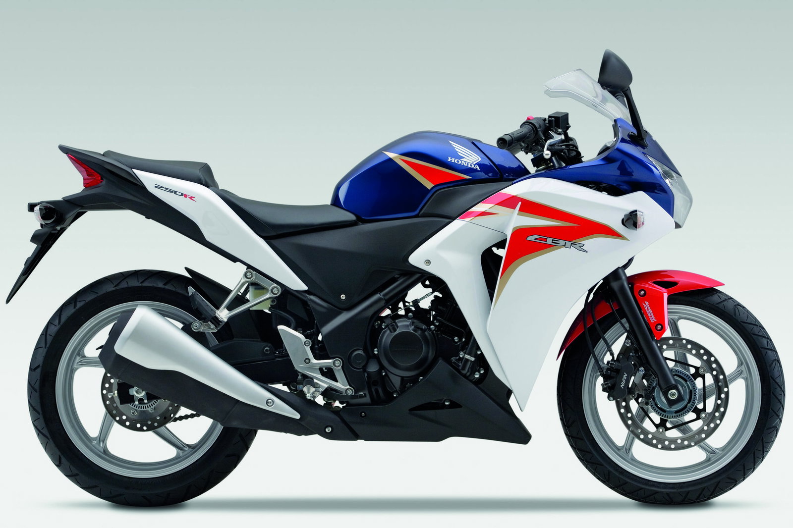 ホンダ CBR250R ホンダ（HONDA） CBR250Rの型式・スペックならバイクブロス