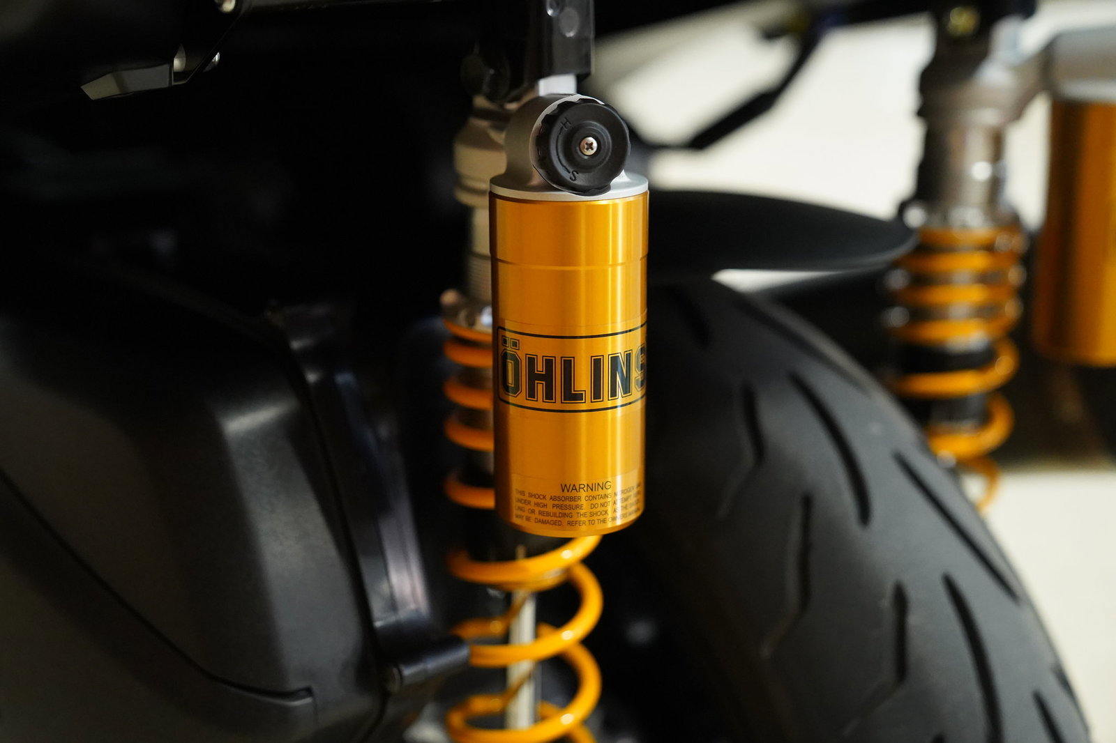 The rear suspension system on the WMC300AE