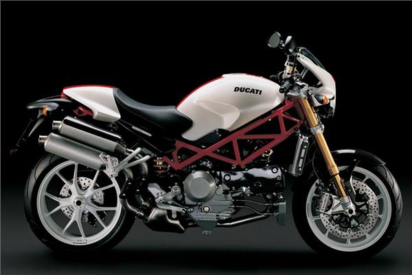 Tuono Fighter R (2006 - 2010) review