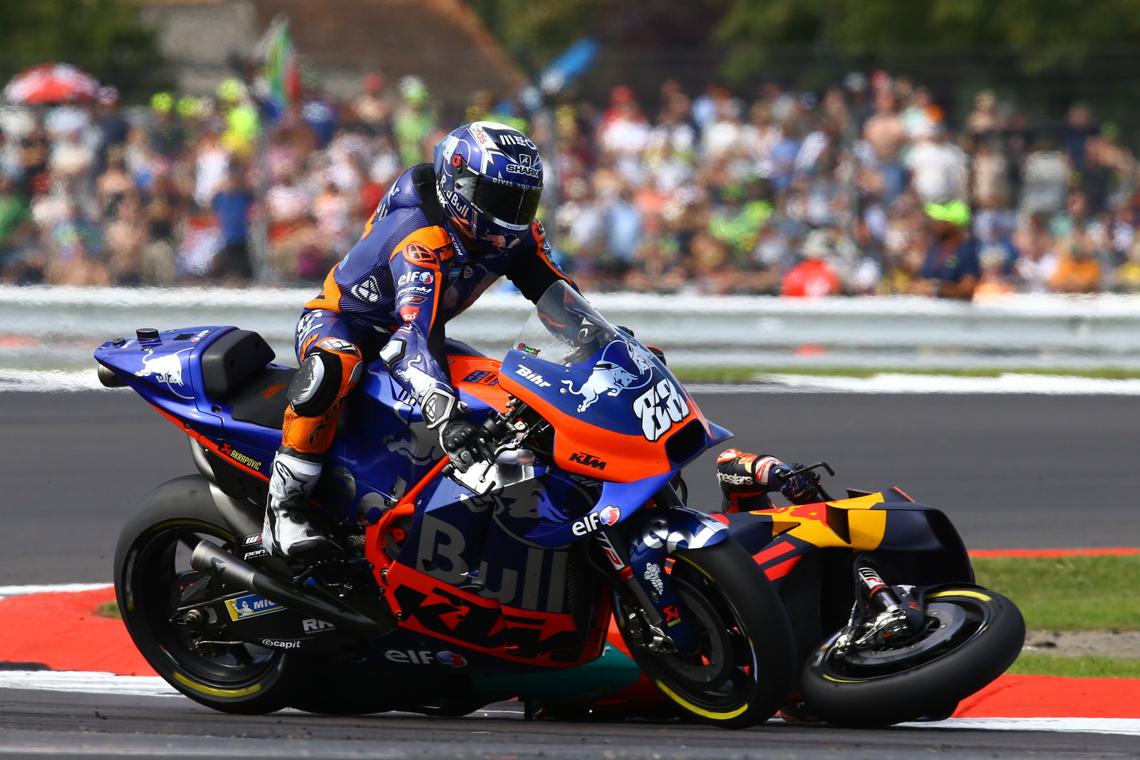 Oliveira, Zarco crash