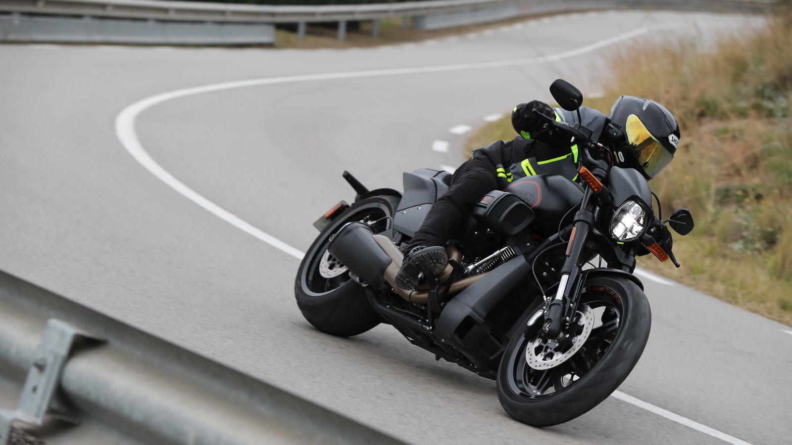Harley-Davidson FXDR 2019 Review