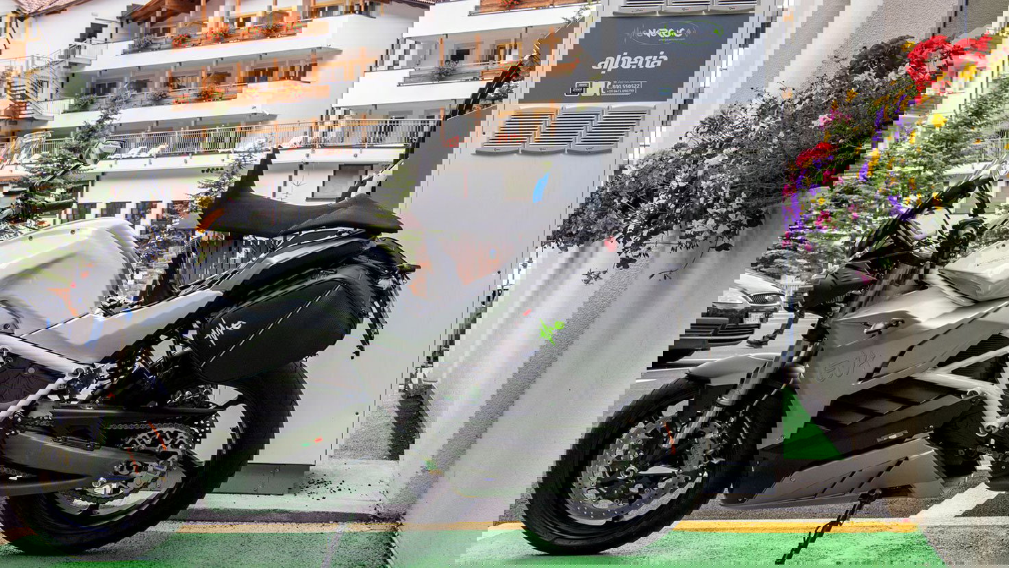 Motorcycle charging electric