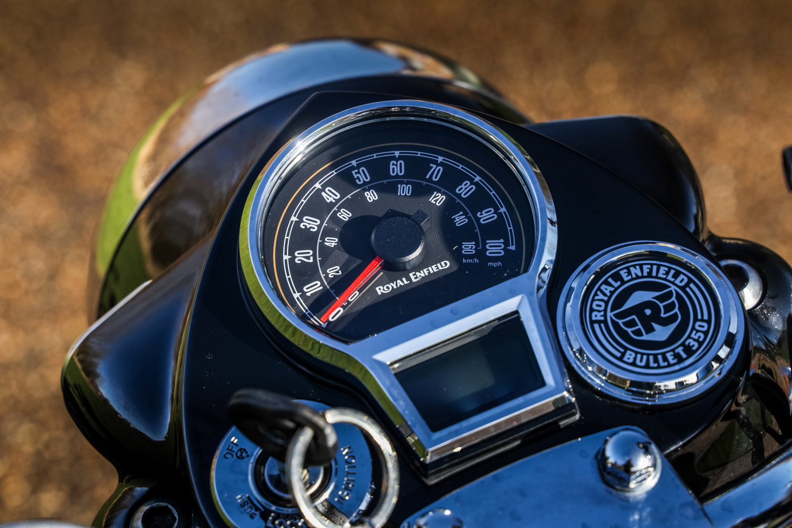 Royal Enfield Bullet 350 - tank detail