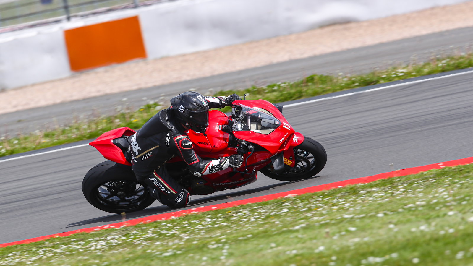 Ducati-DRE-Review-Visordown