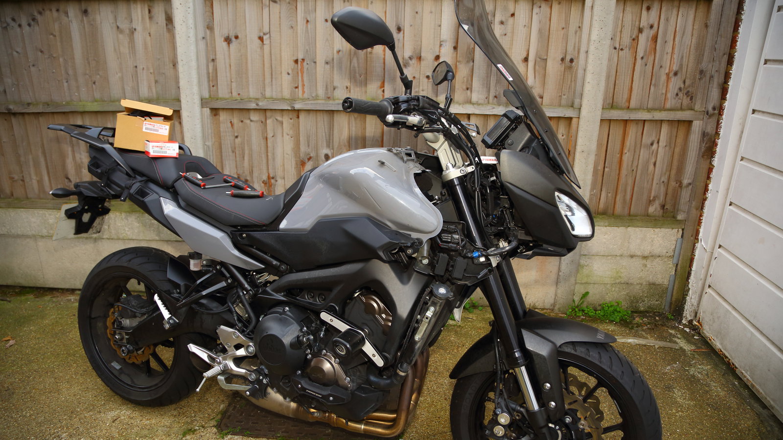 Tracer 900 hot grips fit