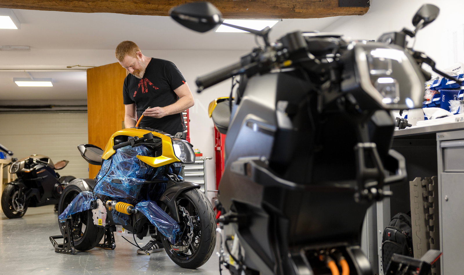 The first Arc Vector bikes are landing with customers | Visordown