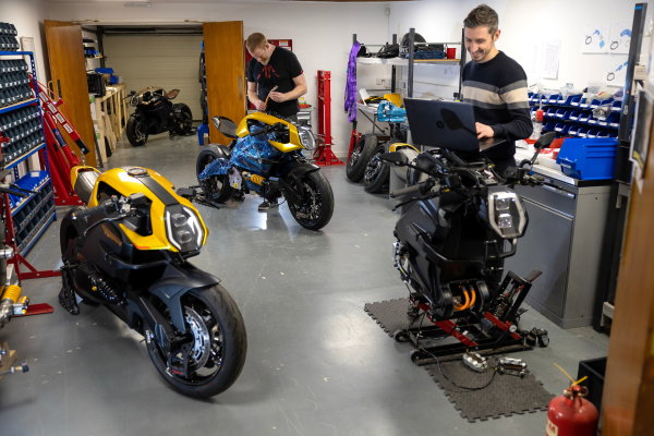 The first Arc Vector bikes are landing with customers | Visordown